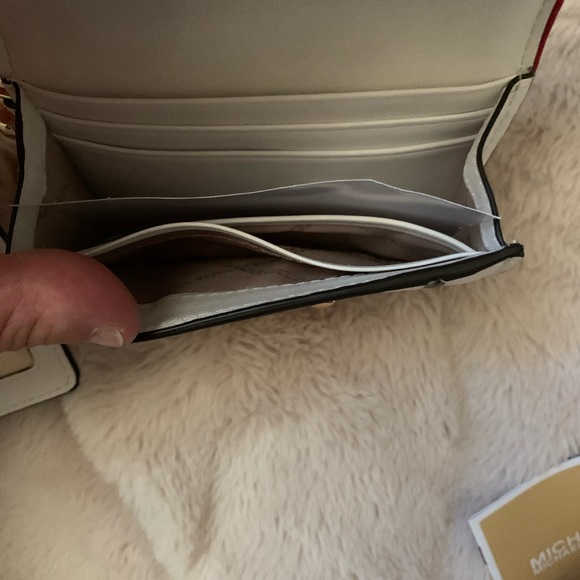 Michael Kores🌈NWTs🌈Whitney rainbow trim wallet - Picture 9 of 16